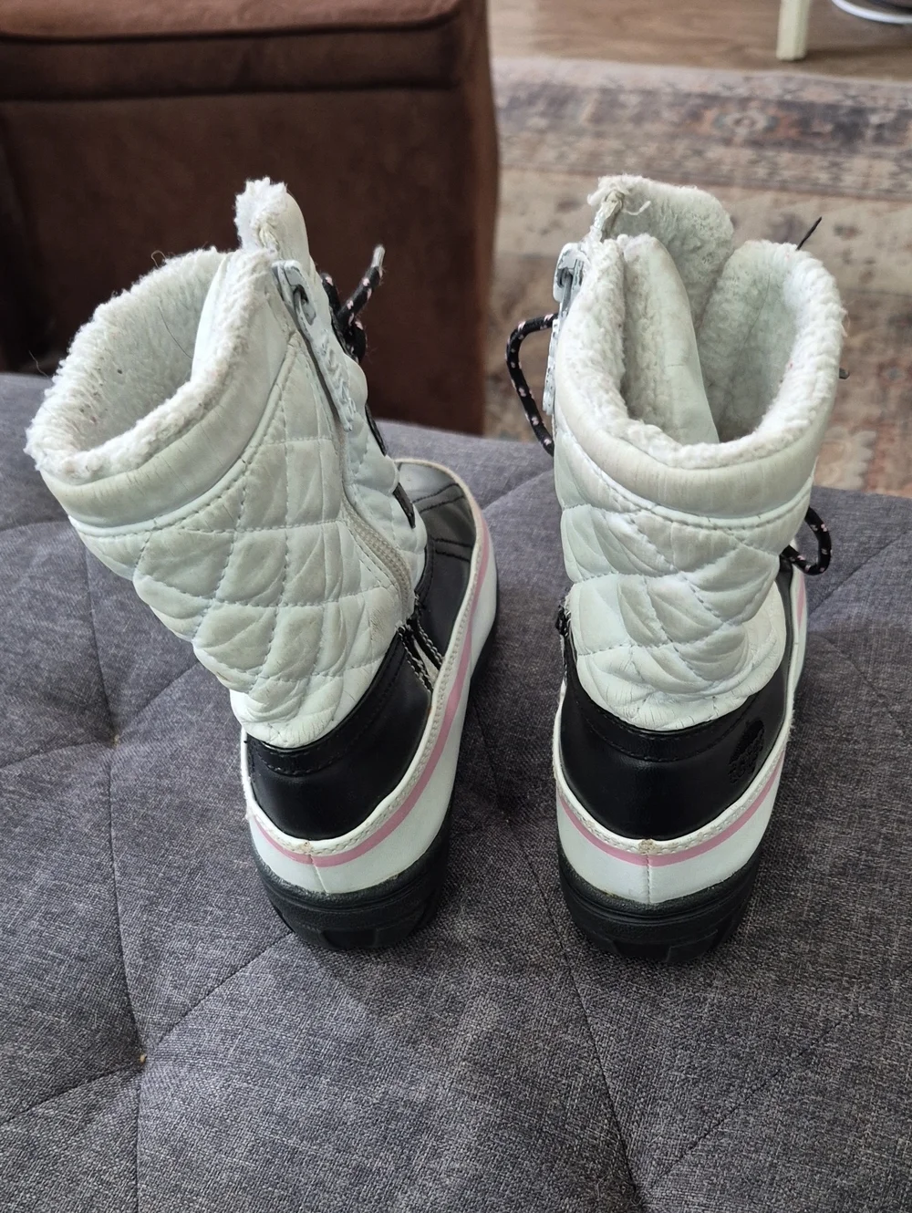 totes Quilted Winter Boot in White, Black & Pink Trim 10